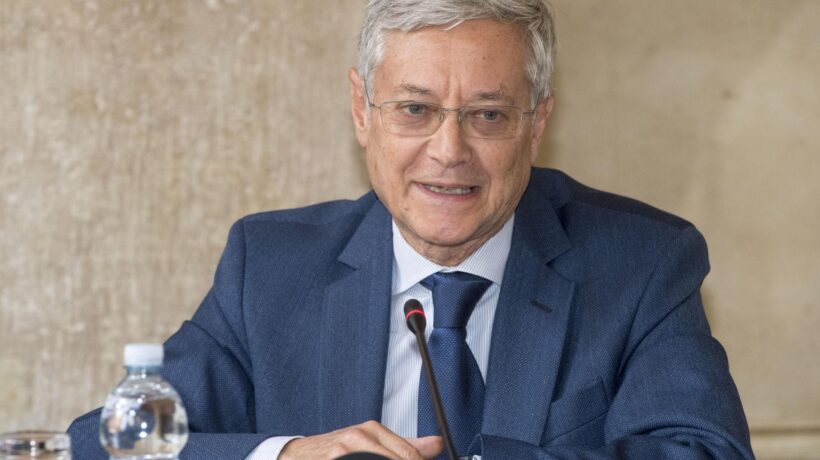 Claudio Marazzini: «Boccio l’asterisco: si usa solo per avere visibilità mediatica»