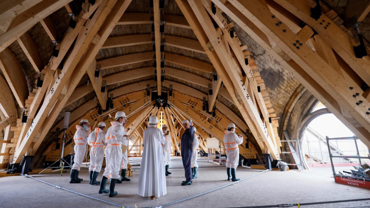 La tradizione cristiana di Notre-Dame sacrificata in nome della modernità