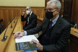 «Sull’eutanasia legge e referendum: è corsa a chi procura prima la morte»