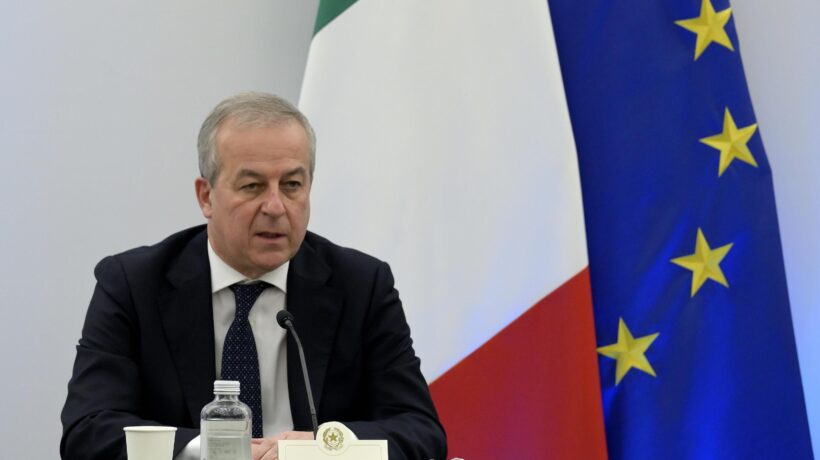 Caro Locatelli, non dovevate avere voce unica?