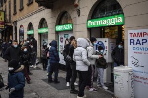 I positivi calano senza le serrate. Meno casi pure in Belgio e Polonia
