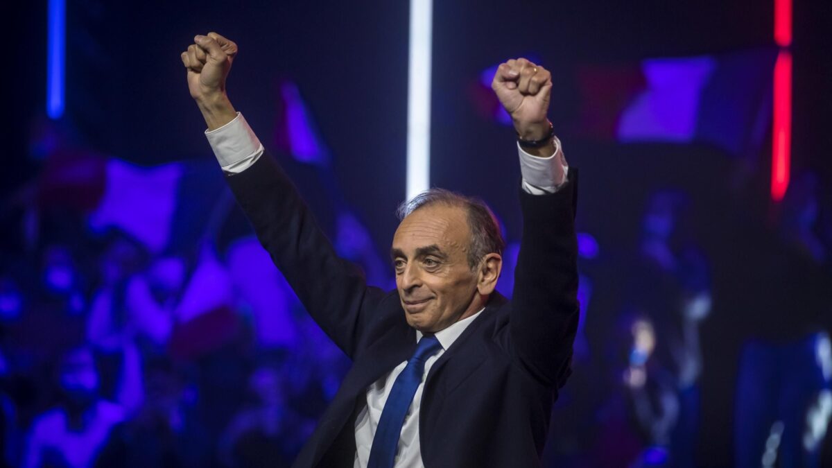 Eliseo, è corsa a tre a destra. Ma per battere Macron dovranno mettersi d’accordo