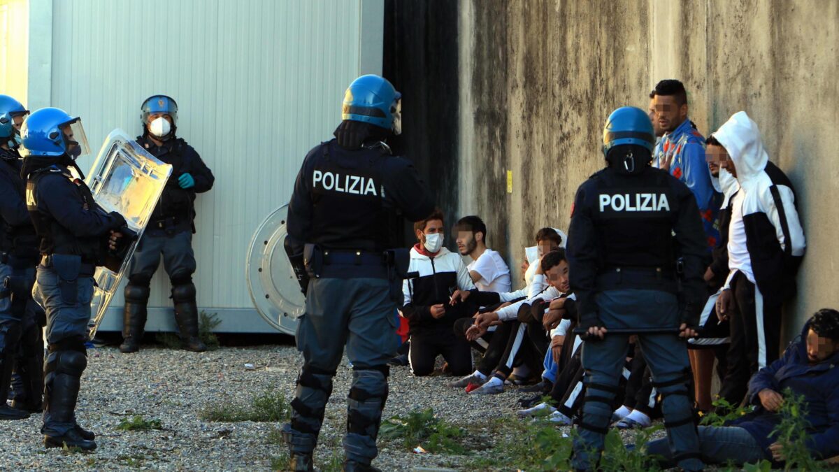 I figli degli immigrati sono fuori controllo. Violenze nelle città sul modello banlieue