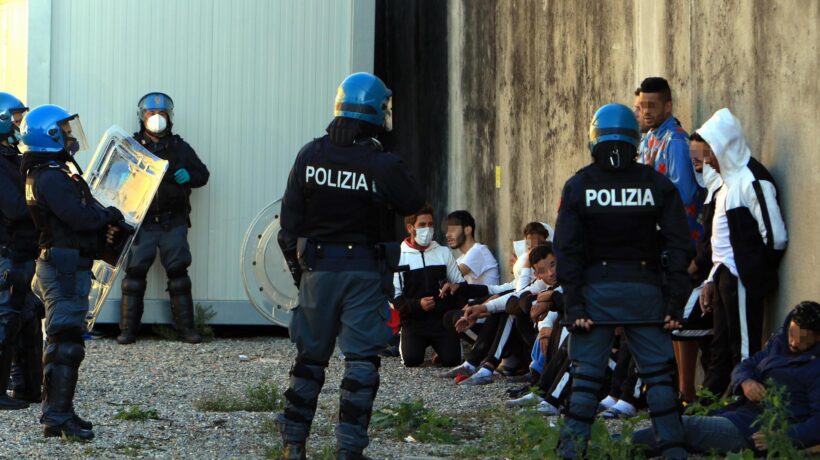 I figli degli immigrati sono fuori controllo. Violenze nelle città sul modello banlieue