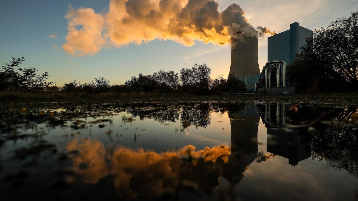 Berlino spegne tre centrali nucleari e fa salire ancora prezzi ed emissioni
