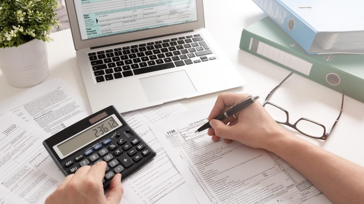 Uno-due del fisco: cittadini e imprese ko