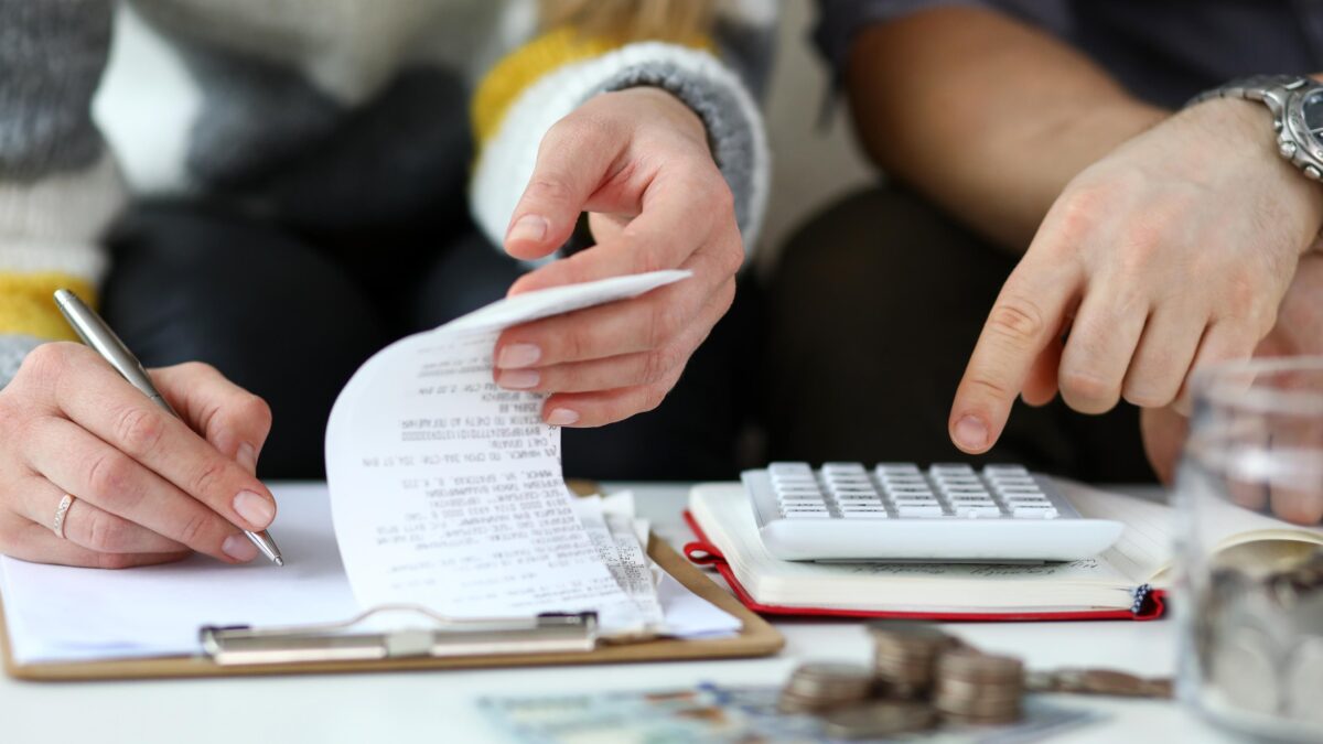 Imposte sull’aria e sulla stregoneria. Allo Stato va bene tutto pur di tassare