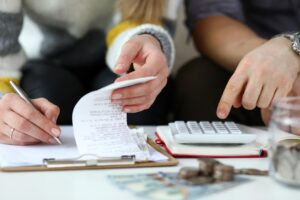 Imposte sull’aria e sulla stregoneria. Allo Stato va bene tutto pur di tassare