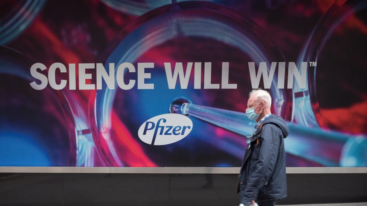 Pfizer, miliardi e potere dietro il muro dei segreti