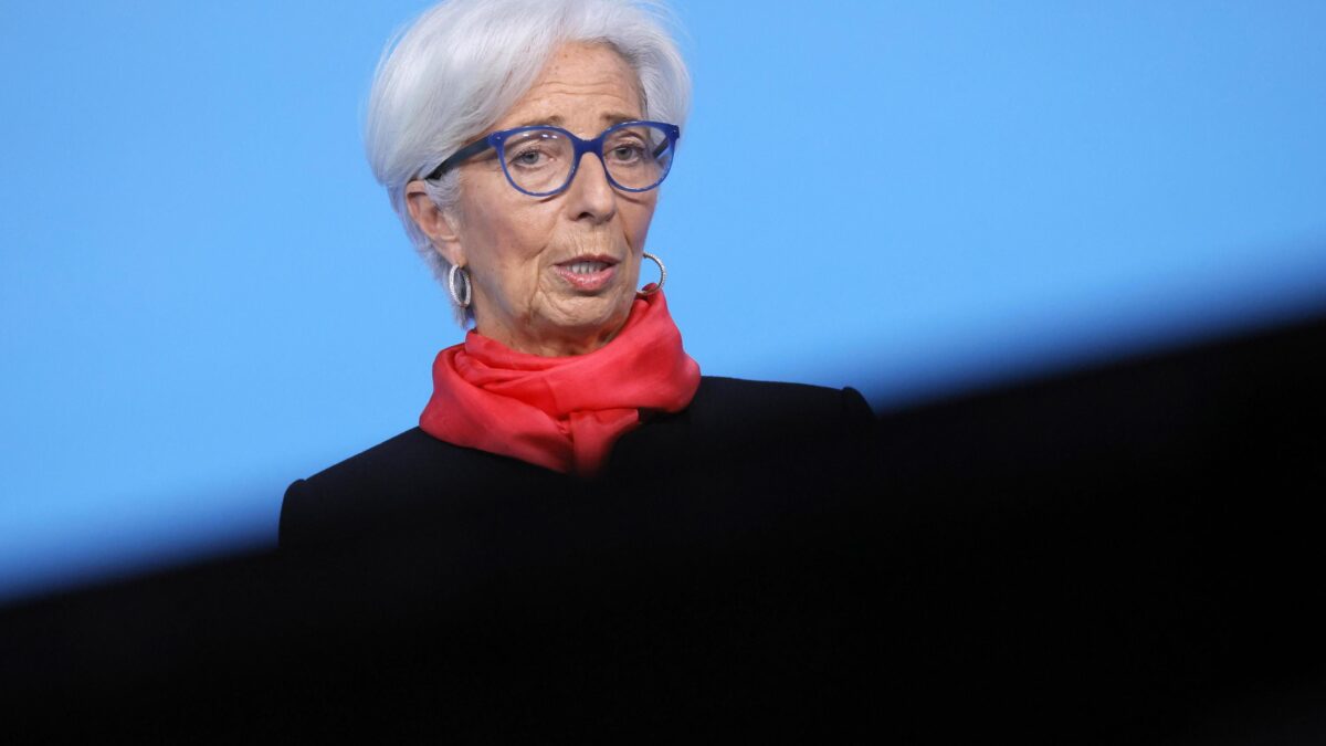 Dopo gli Usa pure Londra alza i tassi. La Lagarde invece li lascia invariati