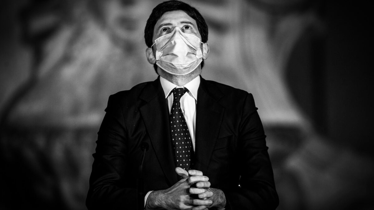 Il rischio paralisi fa cedere i rigoristi. Arriva il «condono» delle quarantene