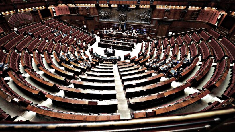Lo spauracchio esercizio provvisorio usato per calpestare il Parlamento