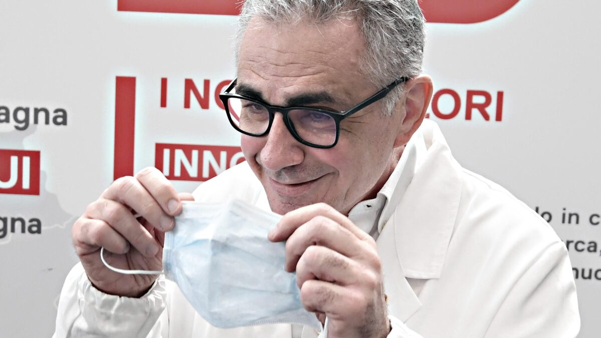 Quelli che dicevano «Chi ci segue è salvo» ora ordinano pure di ubbidire in silenzio
