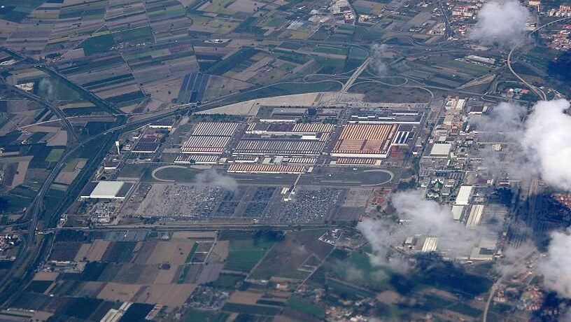 Vista aerea dello stabilimento di Pomigliano d'Arco (Wikimedia)