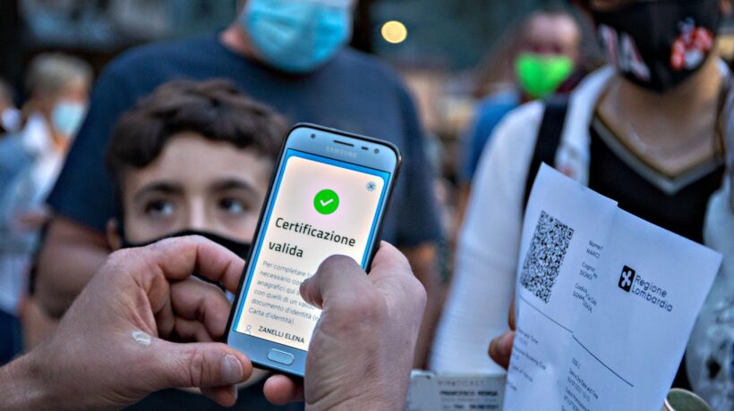 Green pass e obbligo vaccinale. Il decreto impone il peggio di entrambi