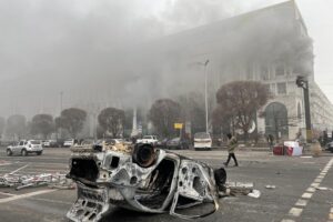 Kazakistan in fiamme per il caro energia. La crociata ecologista destabilizza il mondo