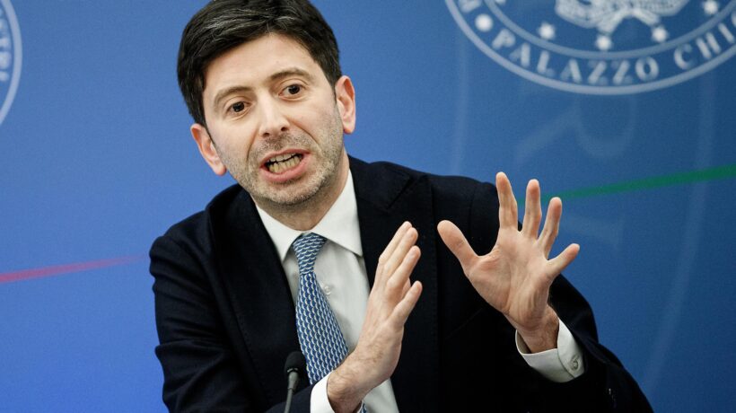 Caro Speranza, che cosa aspetta a dimettersi?