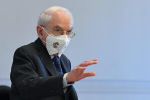 Amato eletto capo della Consulta. Si ricompone il puzzle tecnocratico