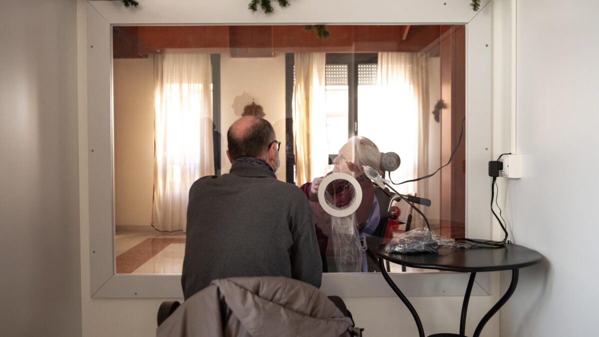 Anziani di nuovo incarcerati in casa di riposo
