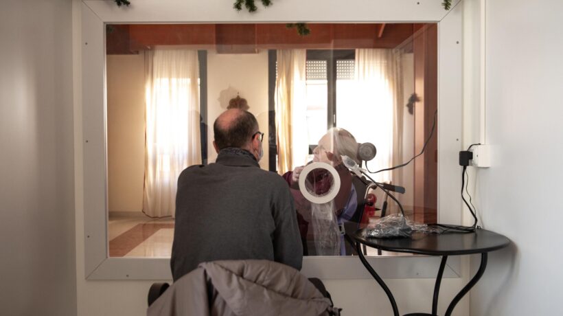 Anziani di nuovo incarcerati in casa di riposo