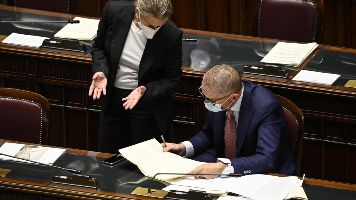 Il Covid ha fatto ammalare il diritto. I decreti ormai sono incomprensibili