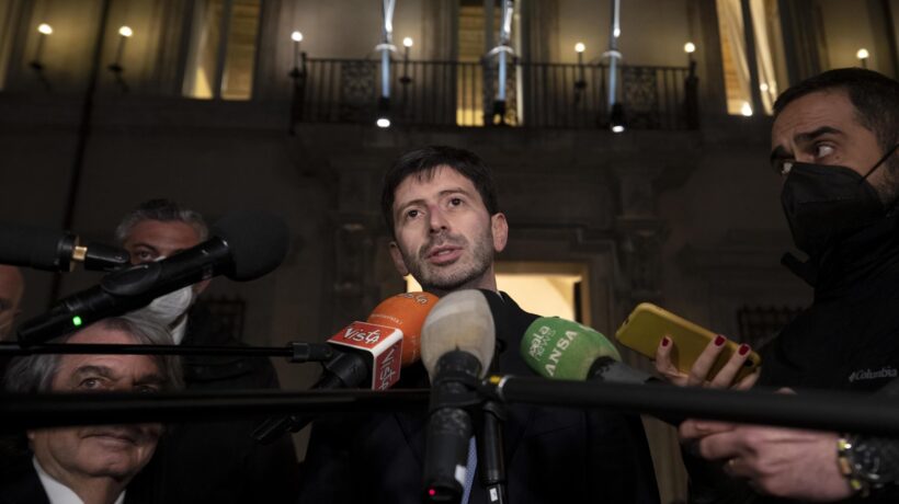 Tutti i flop dell’addetto a chiusure e contagi