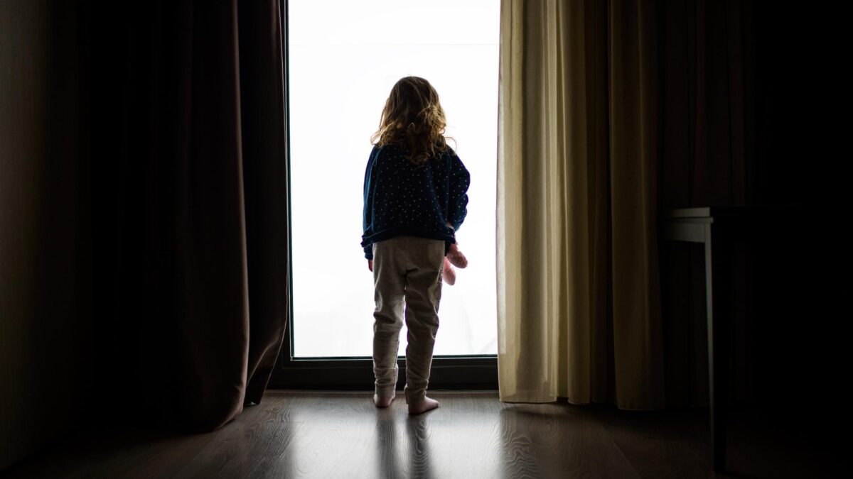 In pubertà a 8 anni per colpa del lockdown