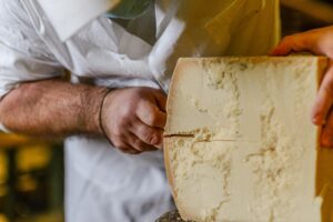 La crisi del cibo made in Italy scuote il Consorzio del parmigiano reggiano