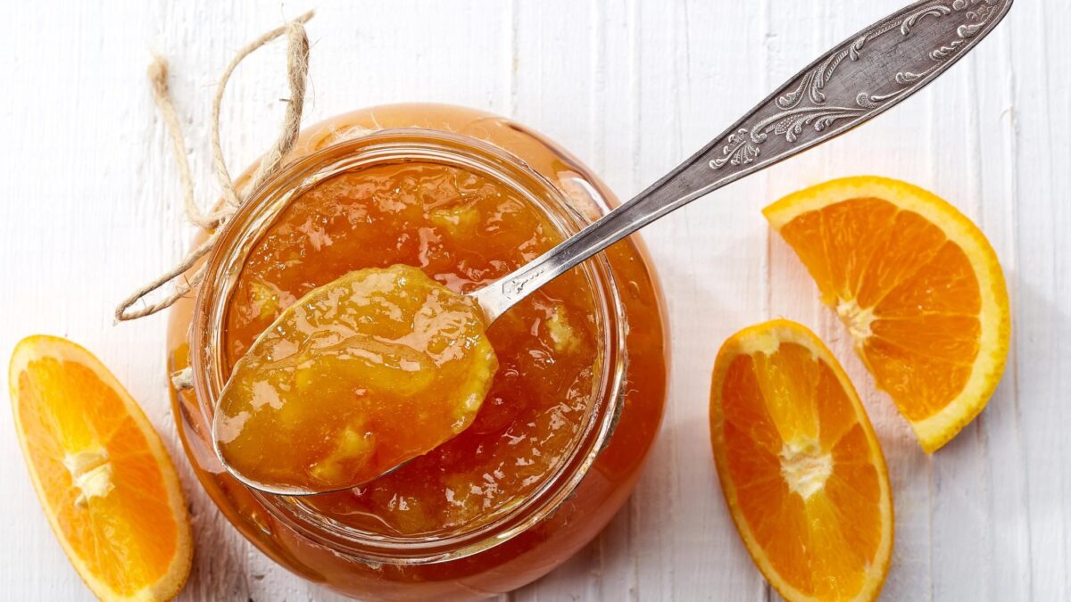 Arriva la Befana: fatevi beccare con le mani nella marmellata