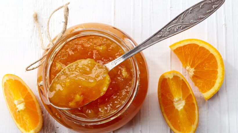 Arriva la Befana: fatevi beccare con le mani nella marmellata