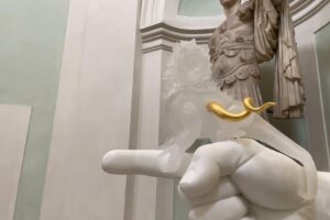 In mostra agli Uffizi le creature fantastiche di Koen Vanmechelen
