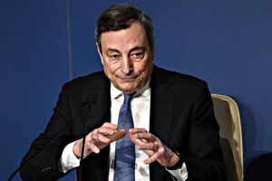 Quirinale, si vota da lunedì 24. Spunta l’ipotesi Draghi+Ursula