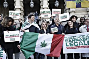 Due comitati per il no ai referendum su eutanasia legale e cannabis libera