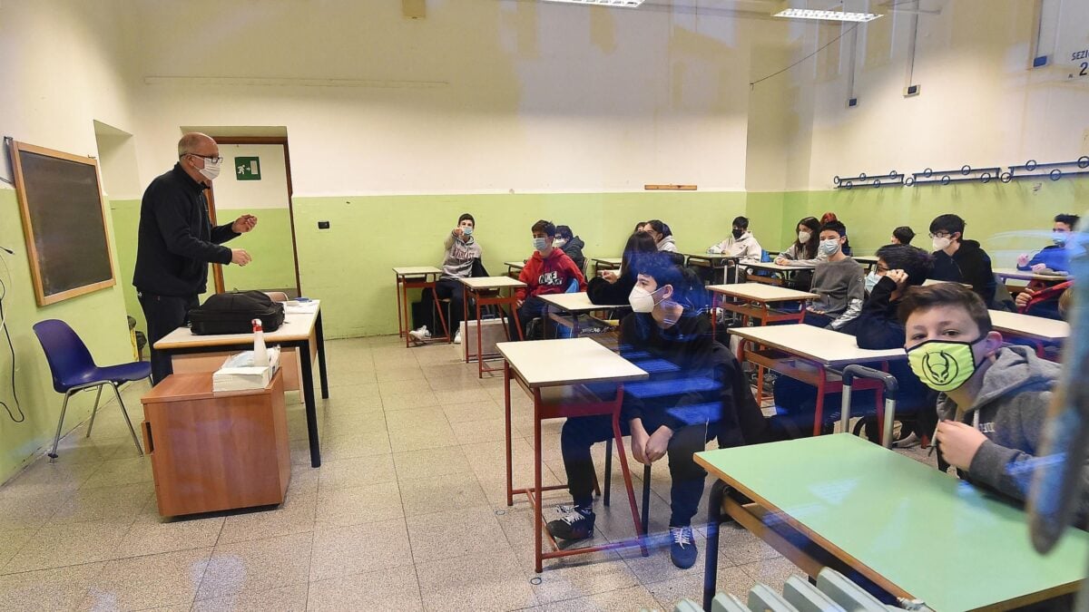 vaccino gogna studenti green pass