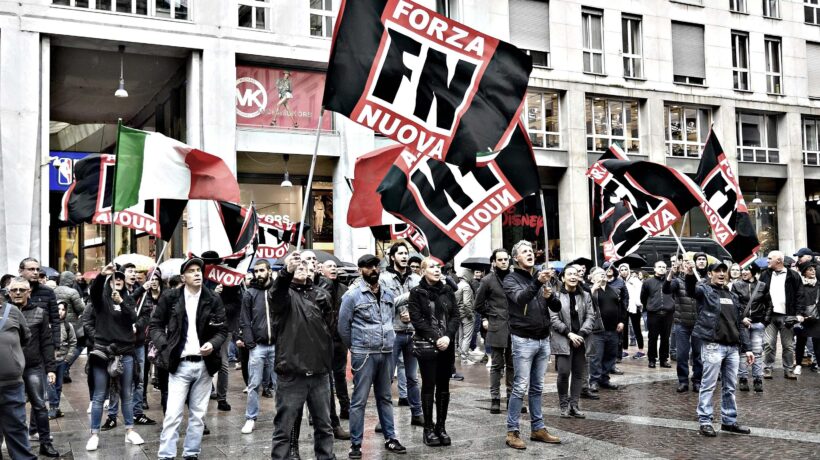 Non le danno il lavoro perché è di destra