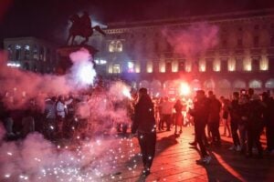 Stranieri molestano le ragazze in Duomo