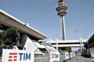 Vivendi e Cdp mirano a Labriola per Tim, ma l’elezione al Colle blocca la partita Kkr