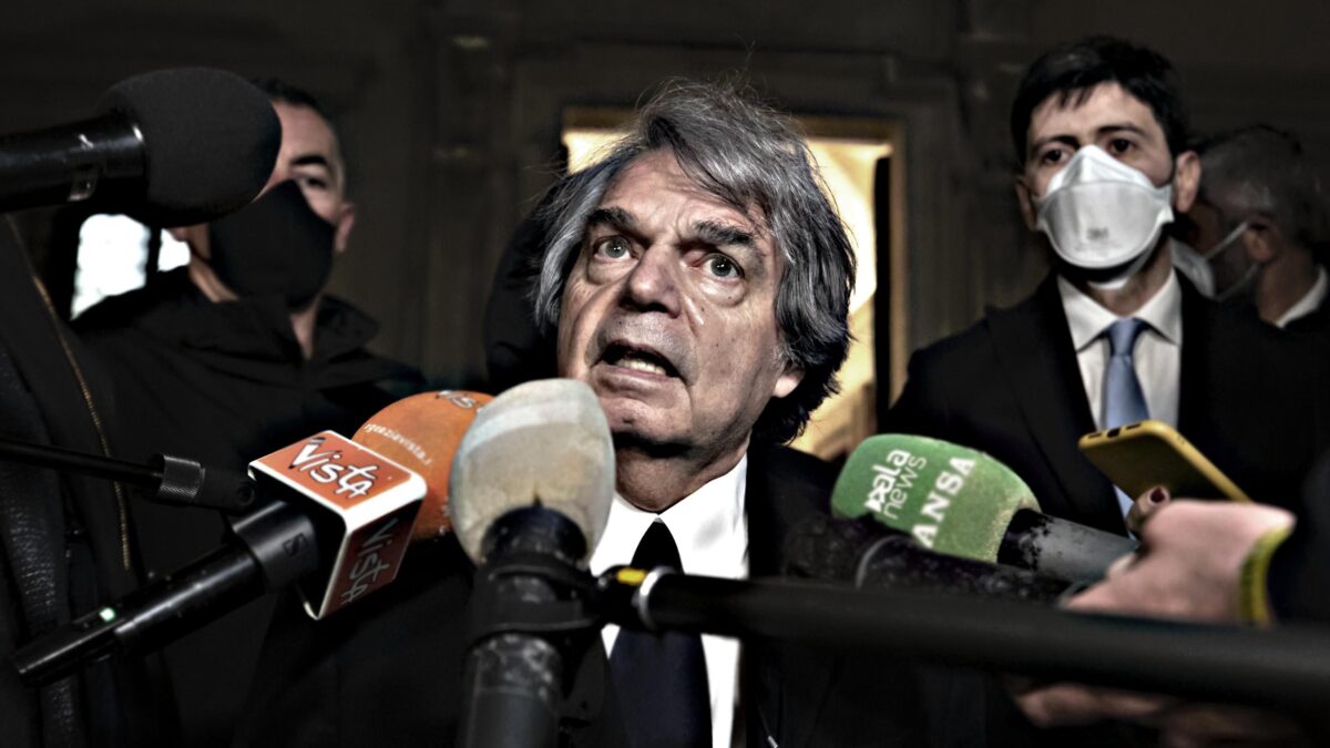 L’amministrazione pubblica cade sugli amici dei politici
