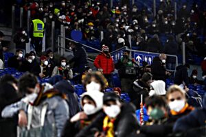 C’è un esercito di guariti fantasma che il governo insegue con la siringa