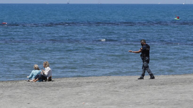 Finita la psicosi resteranno le ferite della guerra civile sanitaria