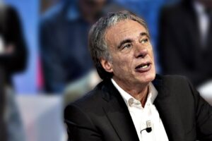 Michele Ainis: «Draghi ha già più potere dell’Aula. È un presidenzialismo di fatto»