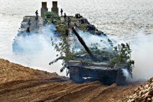 Putin apre un altro fronte ucraino. La Nato risponde spaccandosi