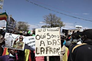 Il Mali si rivolta contro Macron