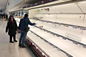 C’è il rischio degli scaffali vuoti. Comparto alimentare verso lo stop