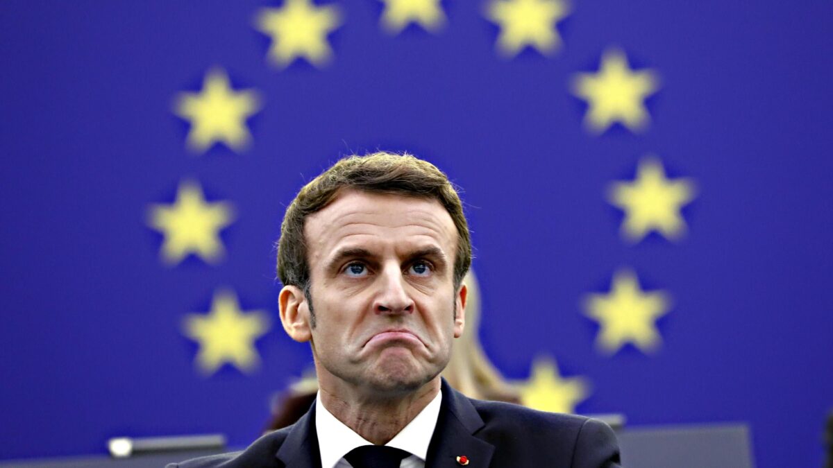 Macron presenta la «sua» Europa. «Aborto nella Carta dei diritti»