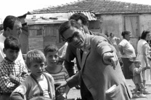 «Complottista» è la parola magica per fare tacere chi non è allineato