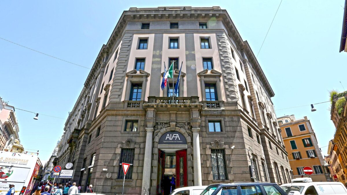 Dopo quattro mesi non c’è traccia del report Aifa sugli effetti avversi