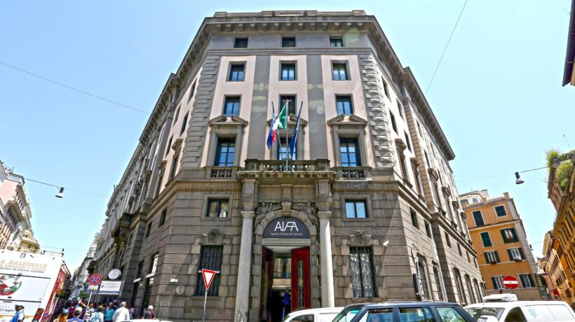 Dopo quattro mesi non c’è traccia del report Aifa sugli effetti avversi