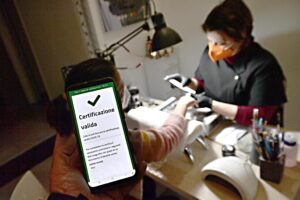 Il governo vuole renderlo infinito ma i primi a reagire sono i tabaccai