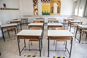 Il governo non vuole far respirare la scuola